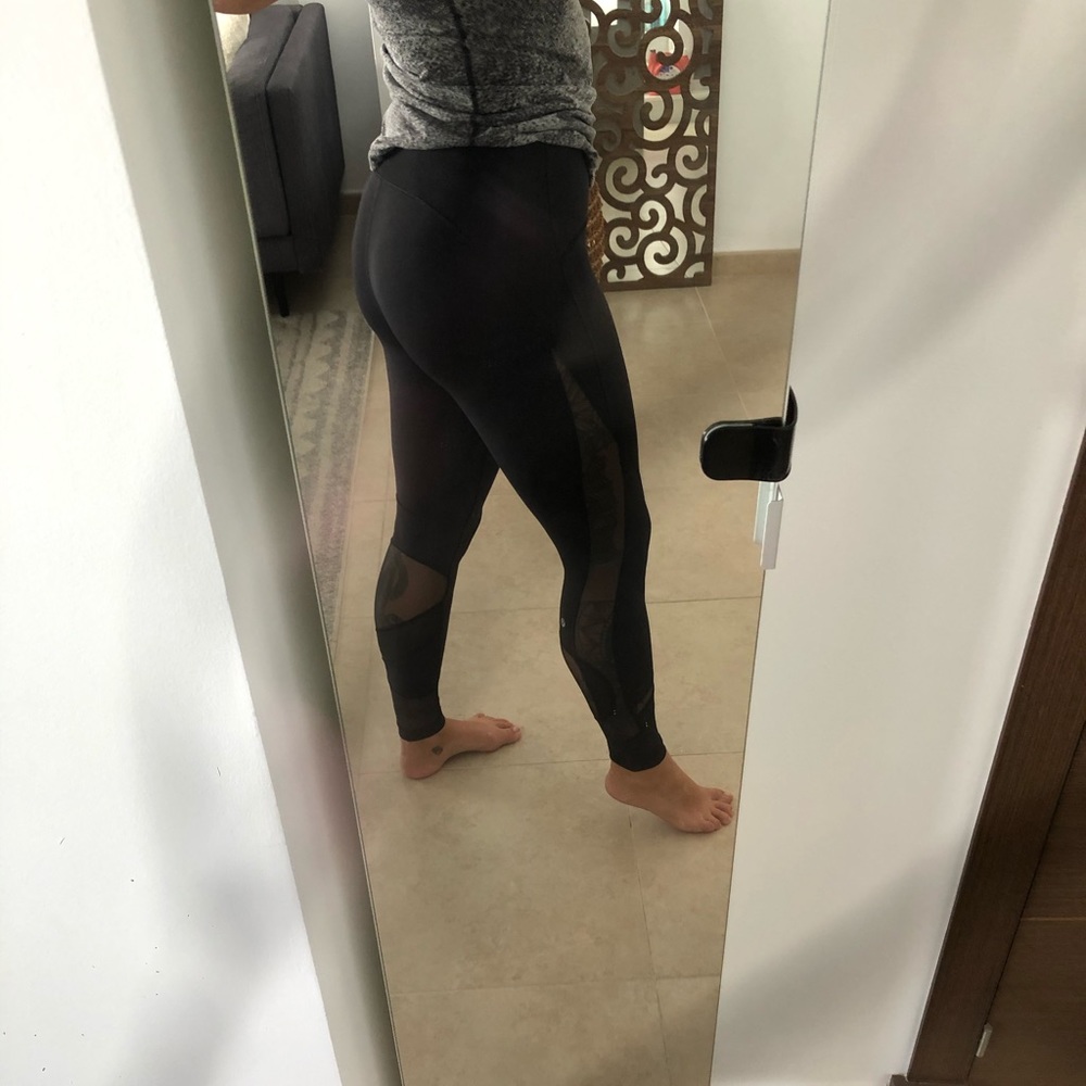 Lululemon black mesh tights size 8